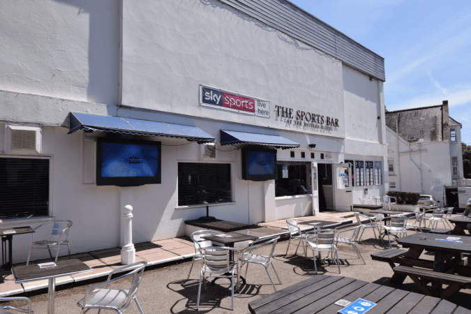 Best Sports Bars in Torquay - The Sports Bar at The Riviera Hotel