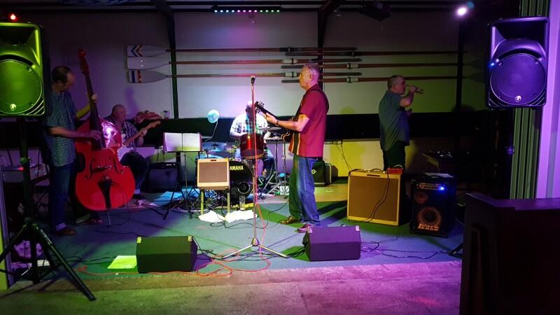 Best Sports Bars in Barry - Glenbrook Inn