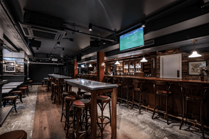 Best Sports Bars in London - Gibney's