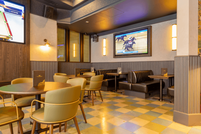 Best Sports Bars in London - Goldwood Sports Pub & Kitchen