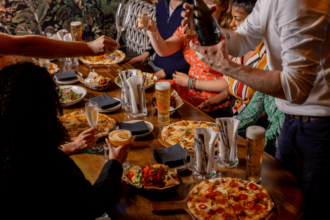 Best Sports Bars in London - Goldwood Sports Pub & Kitchen