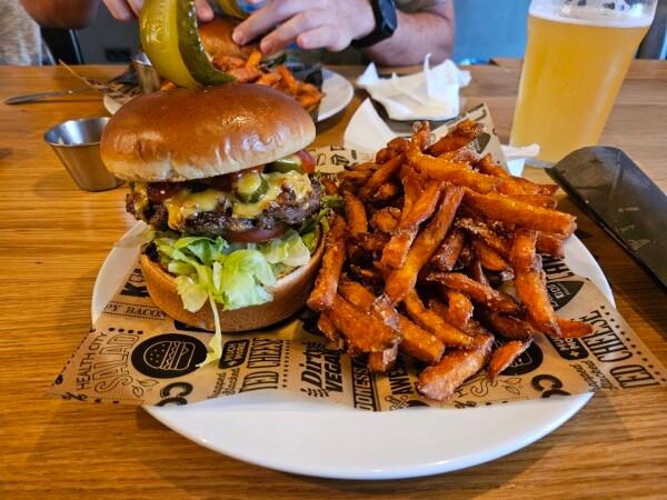 Best Sports Bars in vienna - Belushi's Vienna