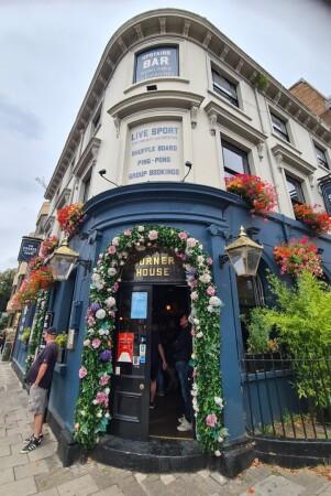 Best Sports Bars in Windsor - The Corner House - Windsor