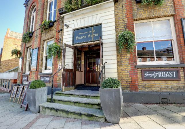 Best Sports Bars in Brentwood - Essex Arms