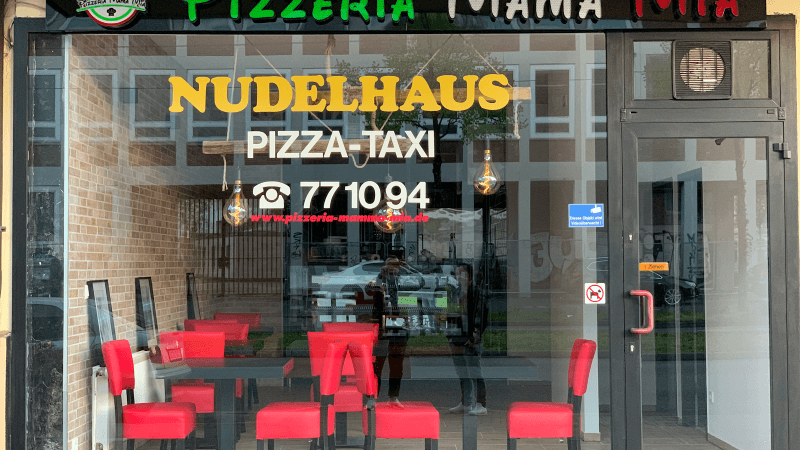 Best Sports Bars in Düsseldorf - Pizzeria Mamma Mia