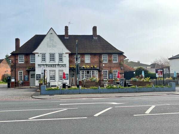 Best Sports Bars in Reading - The Three Tuns