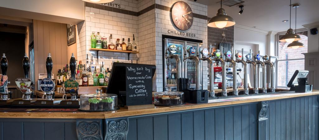 Best Sports Bars in St Albans - The Crown (St Albans)