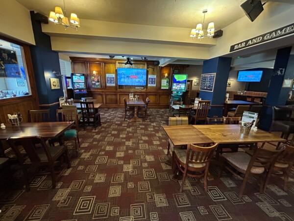 Best Sports Bars in Nuneaton - Longshoot (Nuneaton)