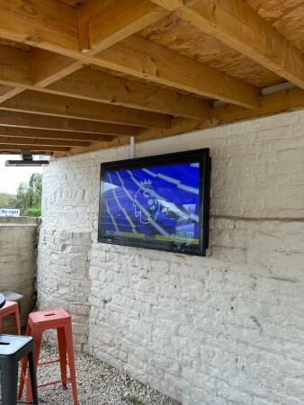 Best Sports Bars in Cheltenham - Royal Oak (Bishops Cleeve)