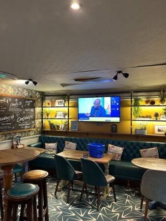 Best Sports Bars in Cheltenham - Royal Oak (Bishops Cleeve)