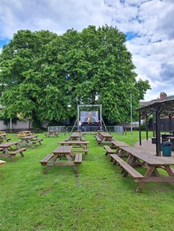 Best Sports Bars in Altrincham - Stonemasons Arms (Timperley)