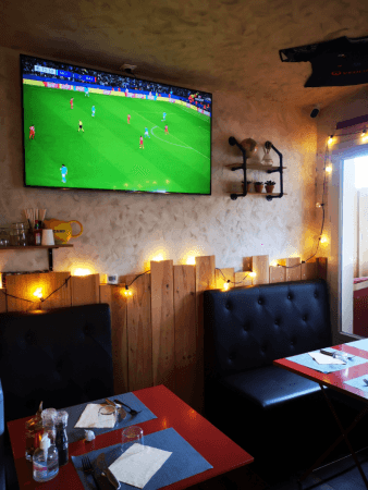 Best Sports Bars in La Teste de Buch - Pizza2Buch