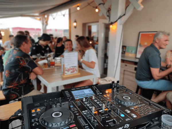 Best Sports Bars in La Teste de Buch - Pizza2Buch