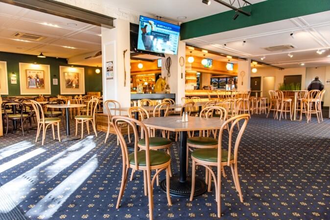 Best Sports Bars in Albury - Brady's Railway Hotel