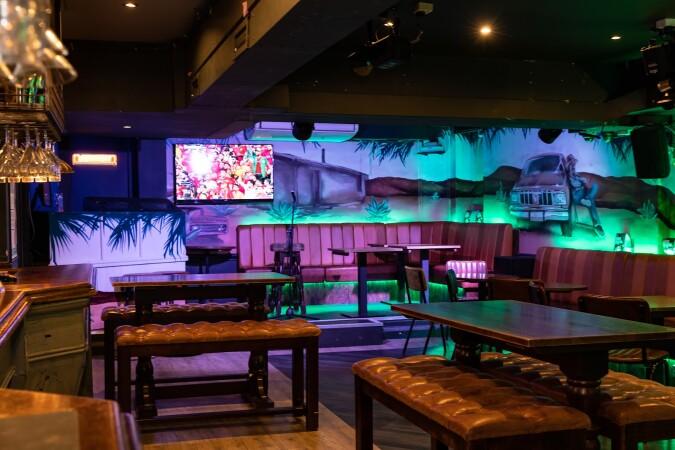 Best Sports Bars in Westminster - Coach House Piccadilly