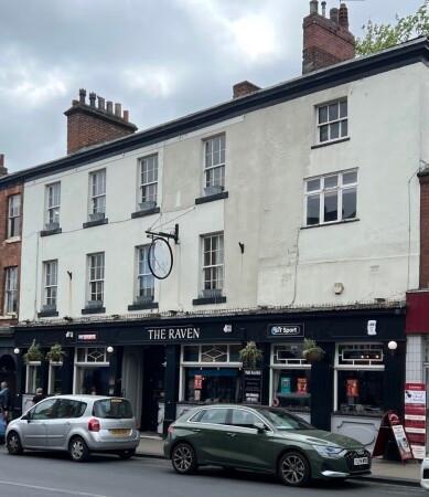 Best Sports Bars in Wakefield - Raven Wakefield