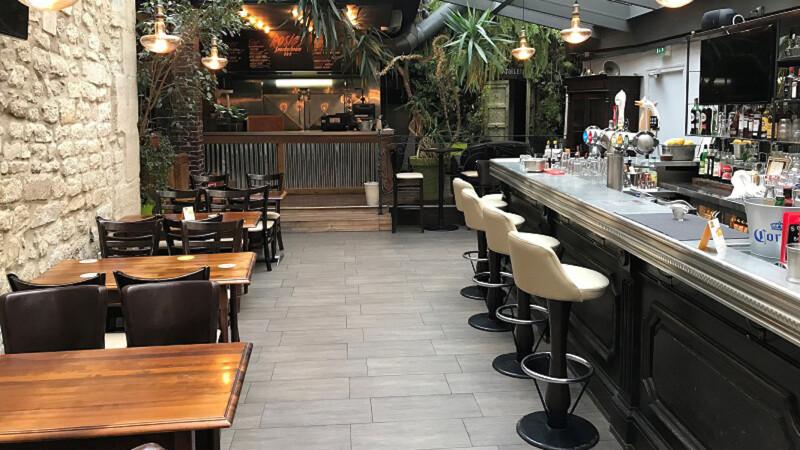 Best Sports Bars in Paris - Rosie's Smokehouse