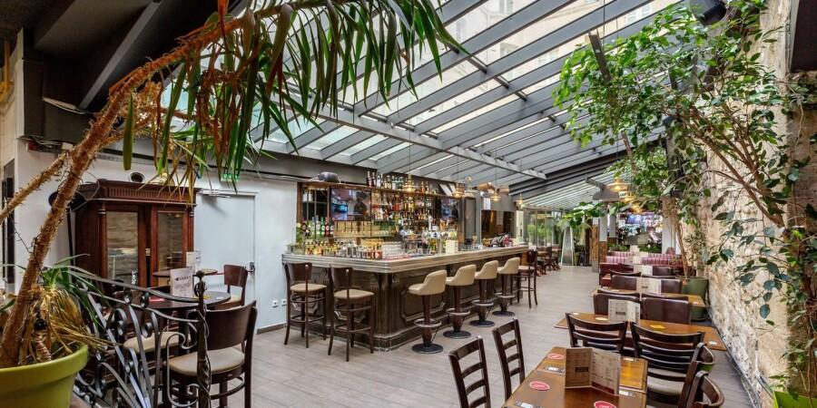 Best Sports Bars in Paris - Rosie's Smokehouse