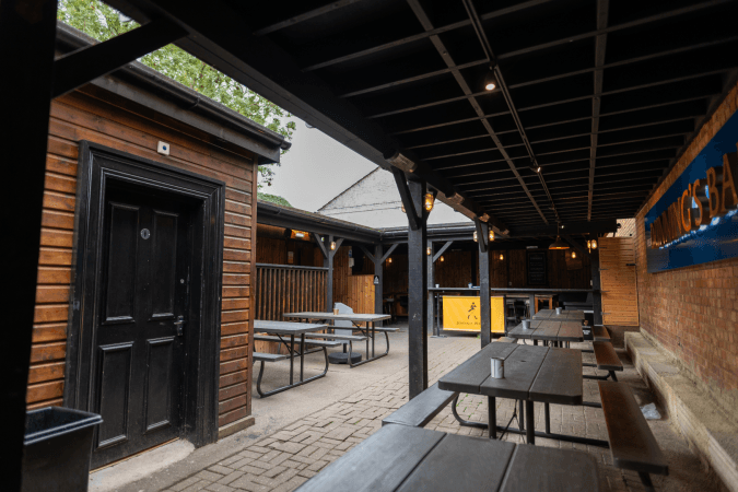 Best Sports Bars in Watford - Dunning's Bar