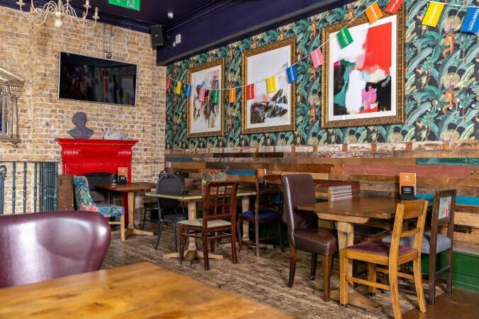 Best Sports Bars in London - White Swan