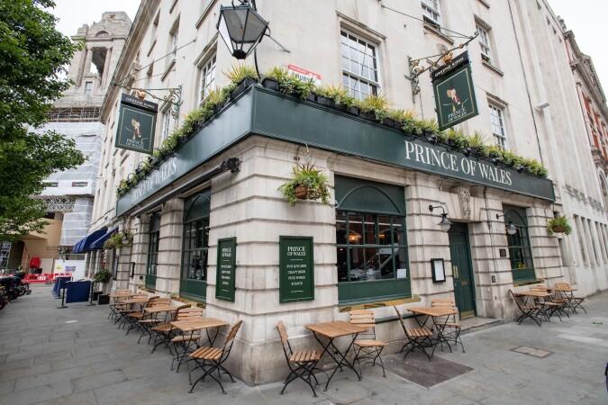Best Sports Bars in Covent Garden - Prince of Wales