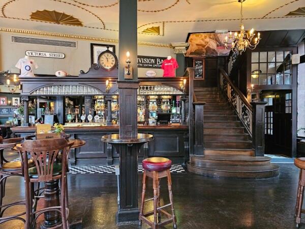 Best Sports Bars in London - Albert
