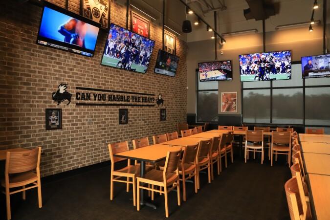 Best Sports Bars in Topsham - Buffalo Wild Wings @ Topsham, Me