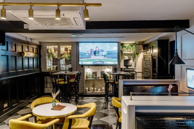 Best Sports Bars in Mayfair - Bonds Mayfair