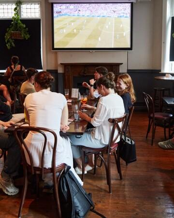 Best Sports Bars in London - The Fox
