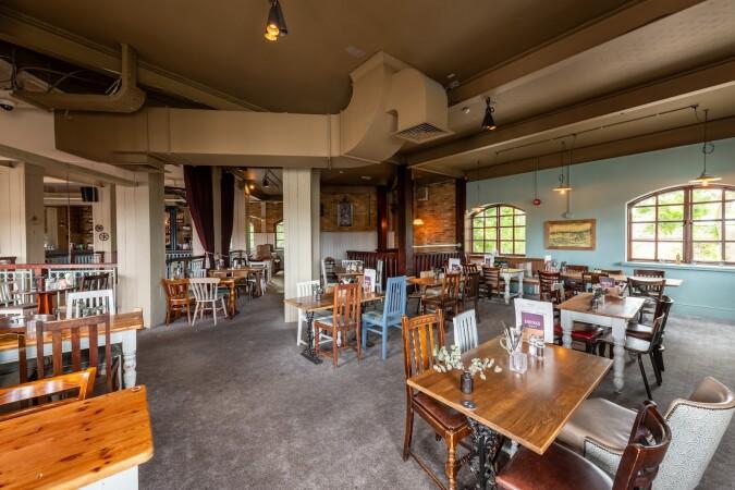 Best Sports Bars in London - Salt Quay