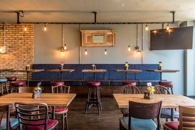 Best Sports Bars in London - The Faber Fox