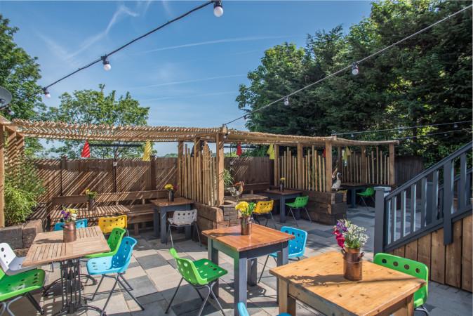 Best Sports Bars in London - The Faber Fox