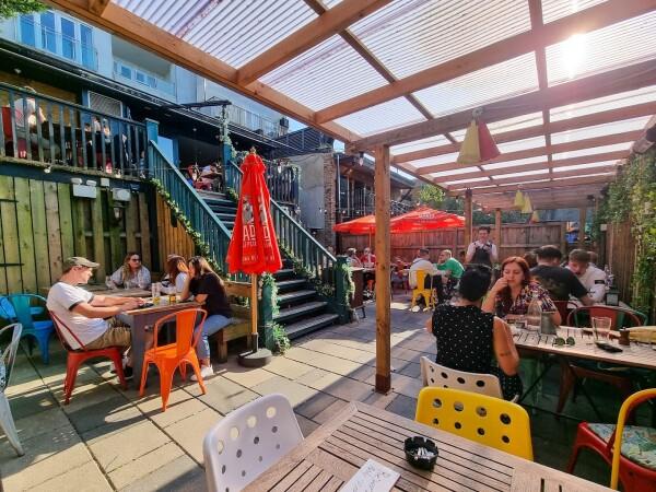 Best Sports Bars in London - The Faber Fox