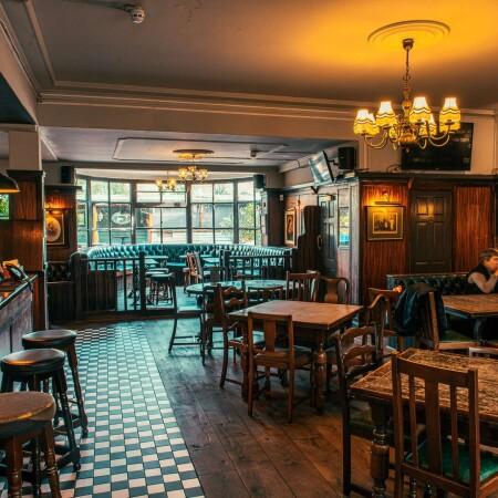 Best Sports Bars in London - The Crooked Billet