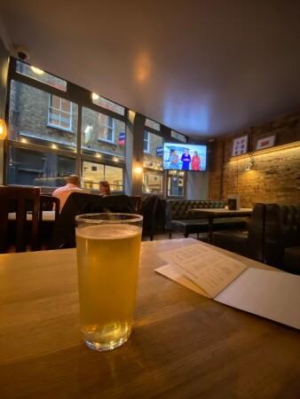 Best Sports Bars in London - King's Stores