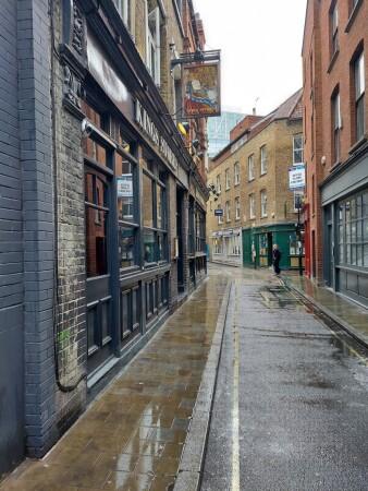 Best Sports Bars in London - King's Stores