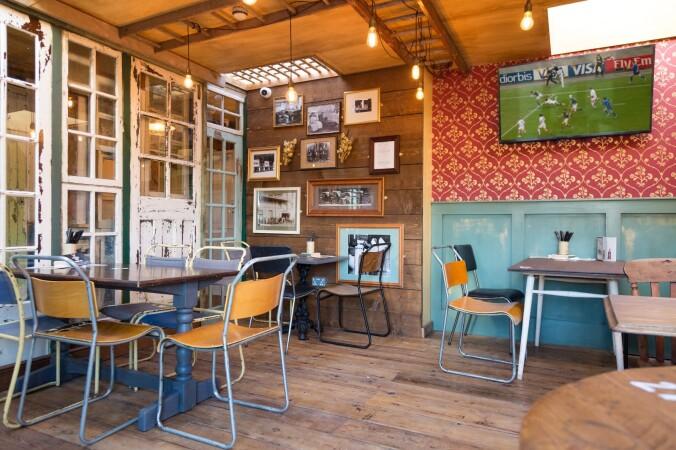 Best Sports Bars in Hitchin - The Radcliffe Arms
