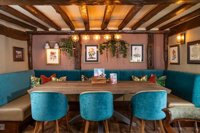 Best Sports Bars in Bedford - King William IV