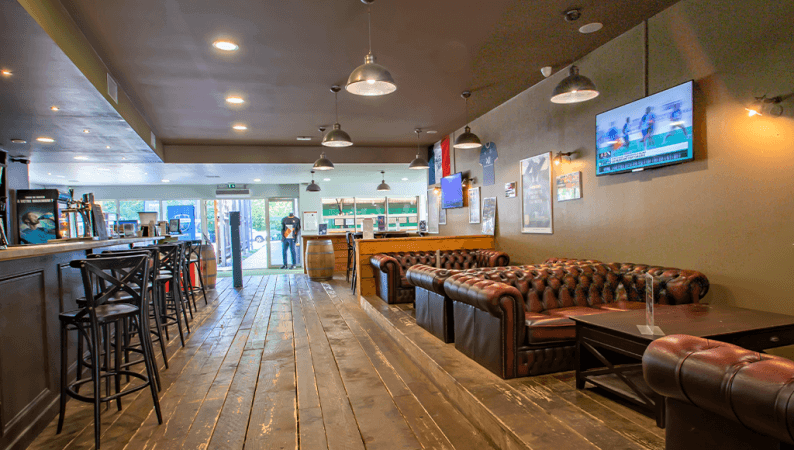 Best Sports Bars in Guyancourt - Sports Bar - UrbanSoccer Guyancourt
