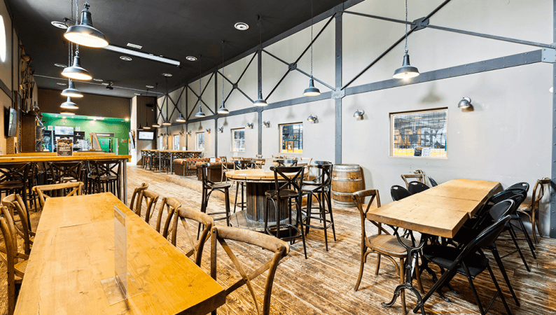 Best Sports Bars in Aubervilliers - Sports Bar - UrbanSoccer Porte d'aubervilliers