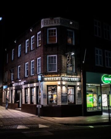 Best Sports Bars in Kingston - Wheelwrights Arms