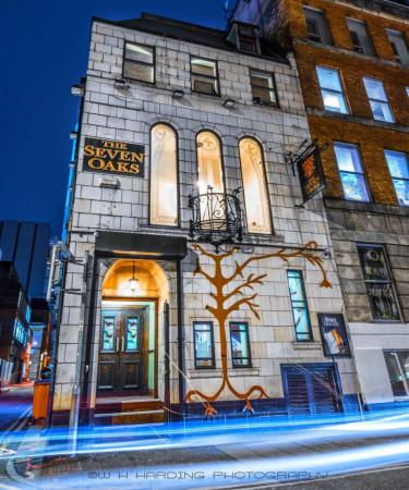 Best Sports Bars in Manchester - Seven Oaks