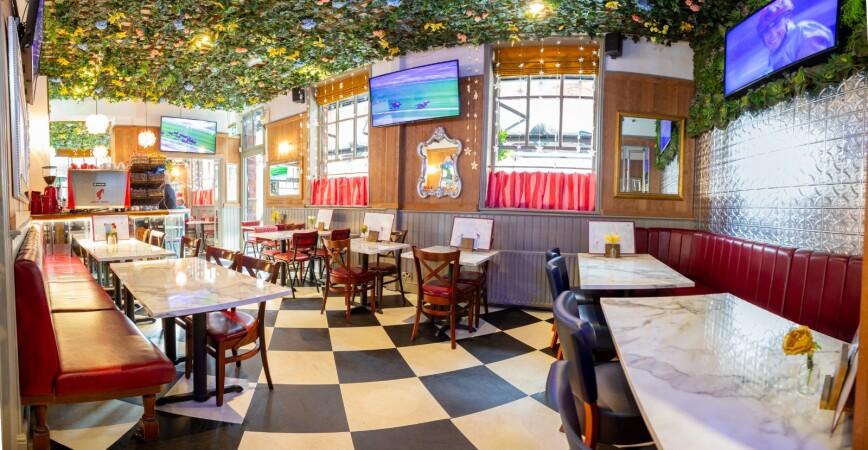 Best Sports Bars in London - Griffin Belle