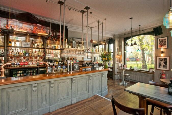 Best Sports Bars in Islington - Fox On The Green Islington London