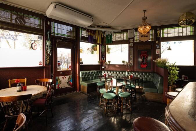 Best Sports Bars in London - The Kenton