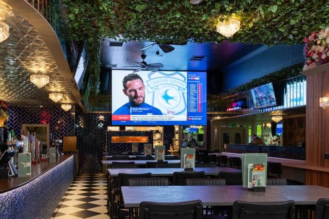 Best Sports Bars in London - Moretown Belle