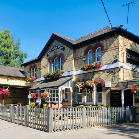 Best Sports Bars in Aldershot - The Old Ford