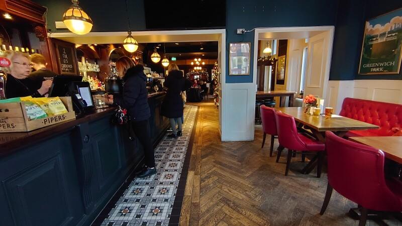 Best Sports Bars in LONDON - Mitre