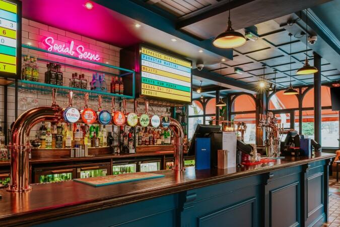 Best Sports Bars in SHEPHERDS BUSH - Sindercombe Social