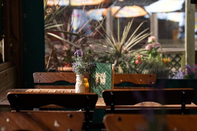 Best Sports Bars in Twickenham - Prince Albert